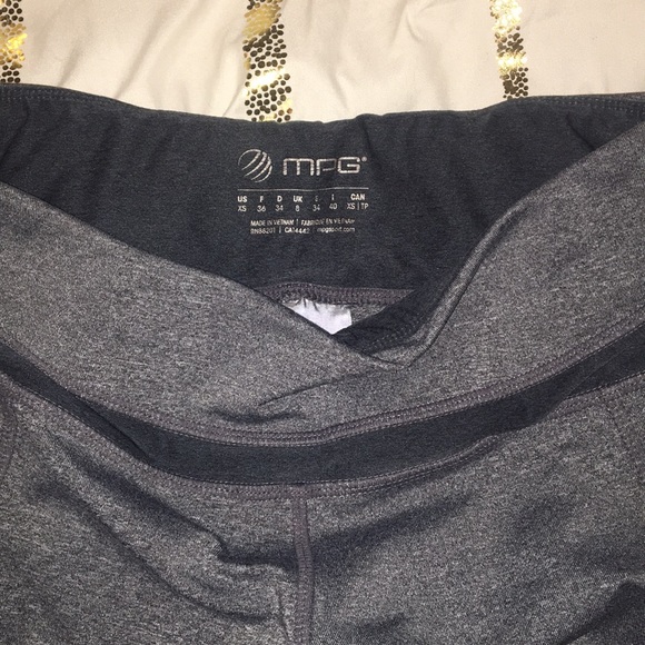 Grey Work Out Capri Bundle XS - Picture 2 of 5
